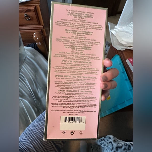 Juicy Couture - Picture 2 of 5